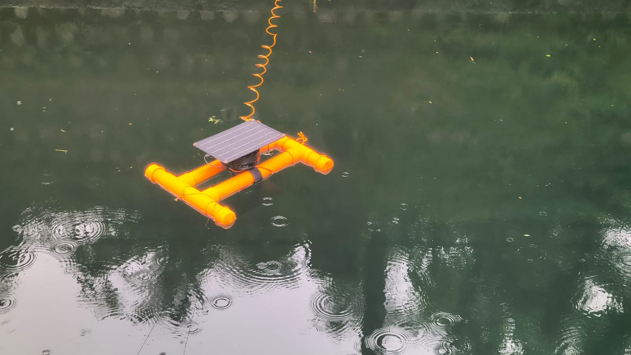 Jalio water monitoring pod floating on water
